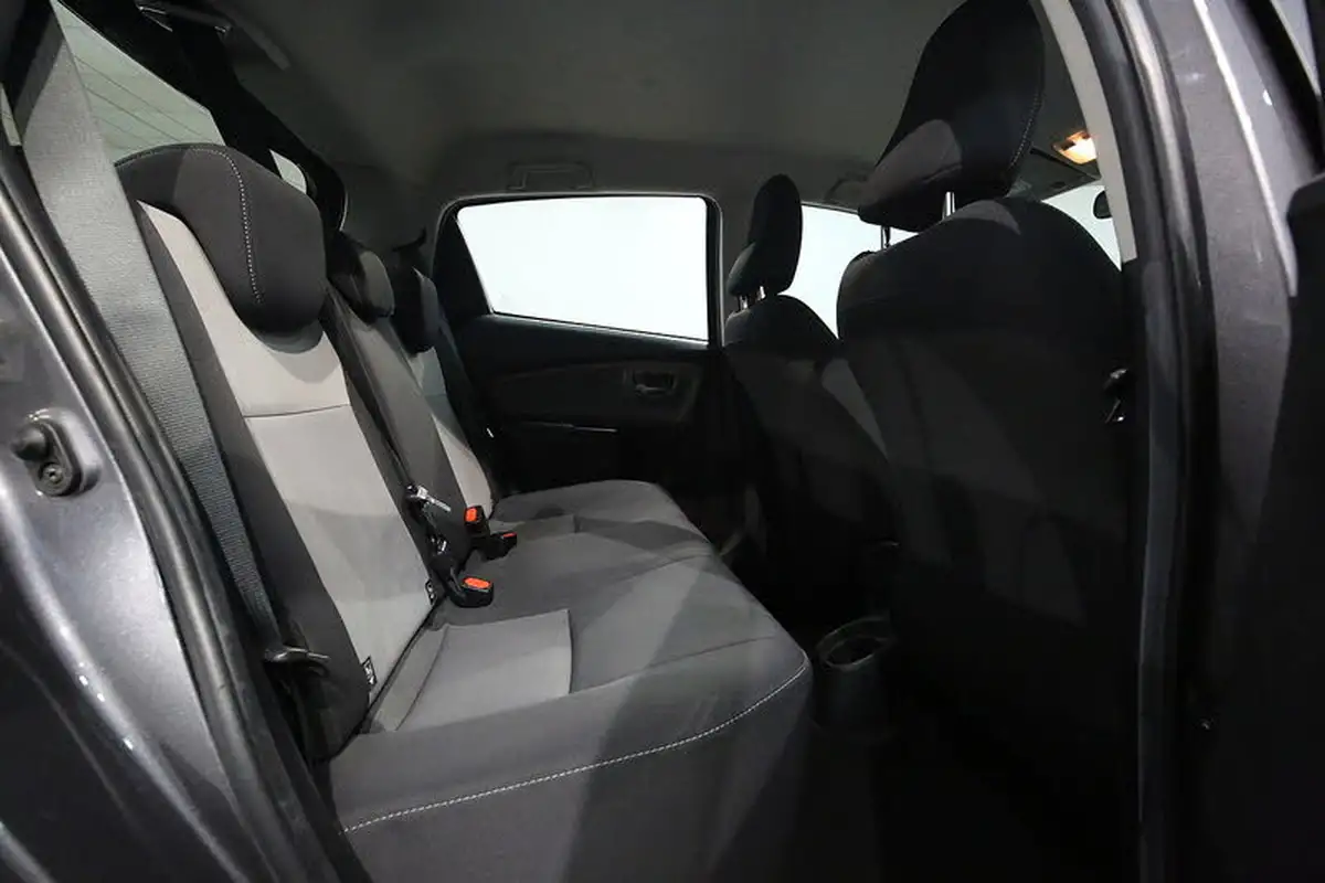 2019-toyota-yaris-15-vvt-i-icon-tech-111bhp-1496cc-big-20