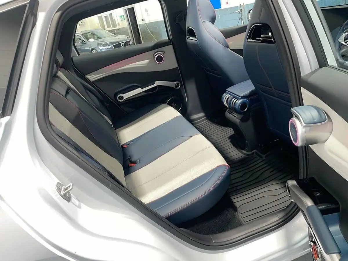 2024-byd-atto-3-e-design-big-15
