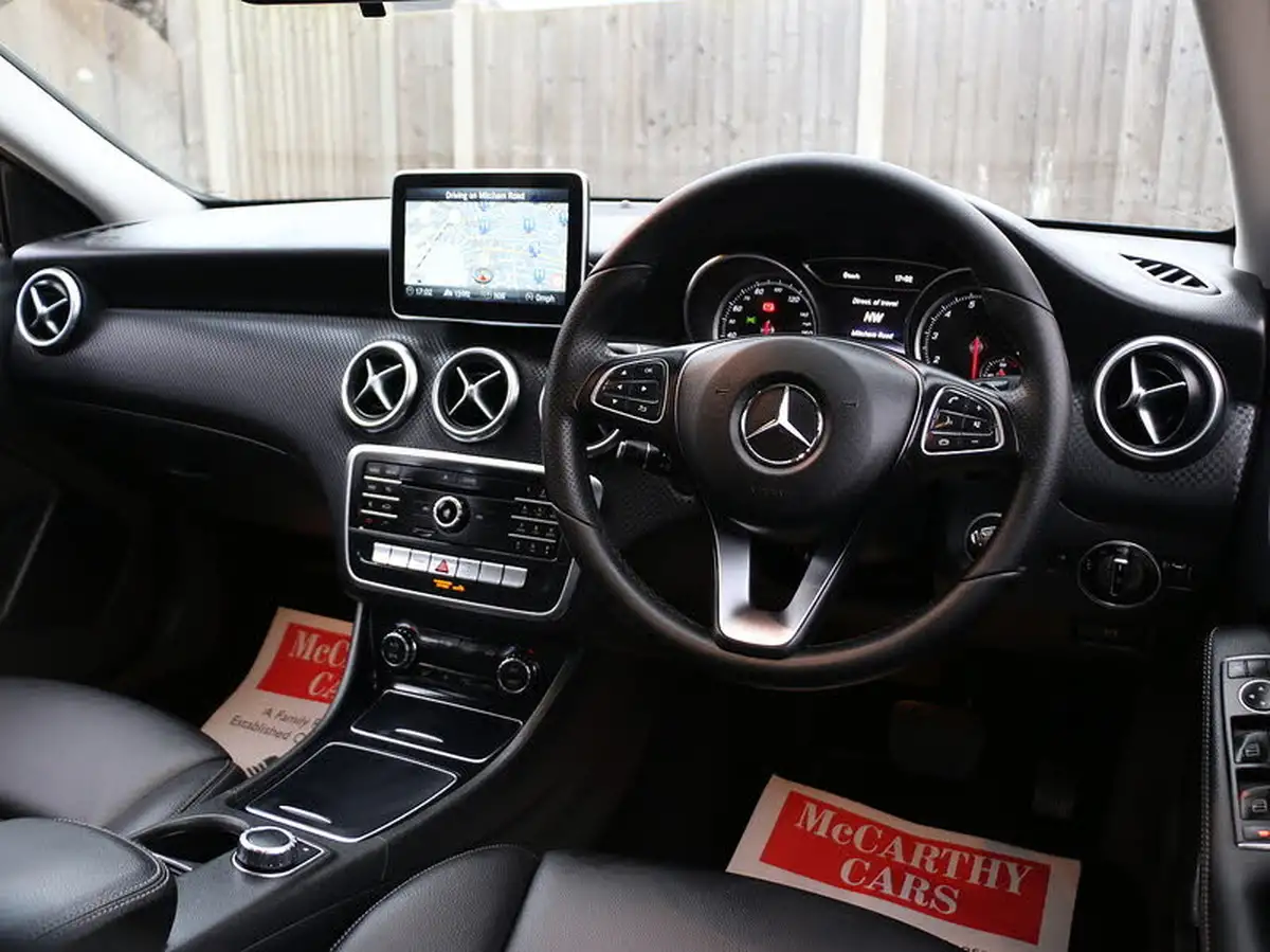 2016-mercedes-benz-a-class-16-a180-sport-ss-7g-dct-big-36
