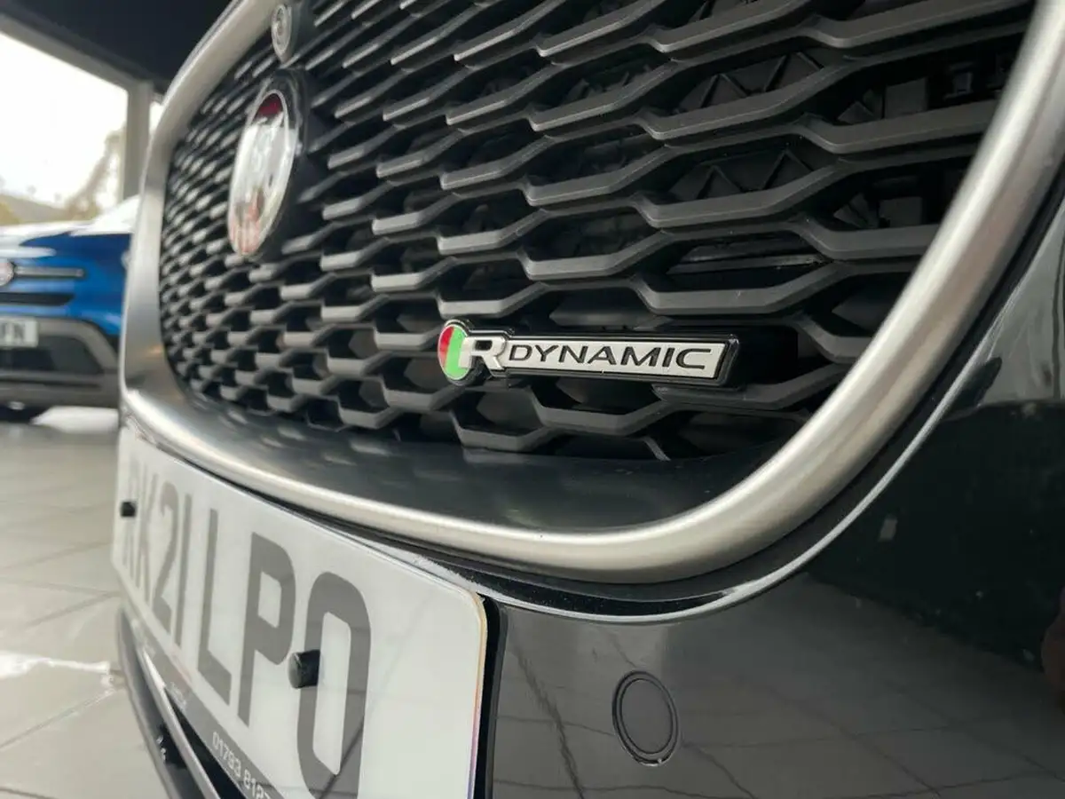 2021-jaguar-xe-20-d200-r-dynamic-hse-big-8