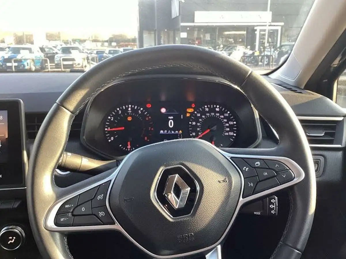 2022-renault-clio-10-tce-iconic-edition-big-13