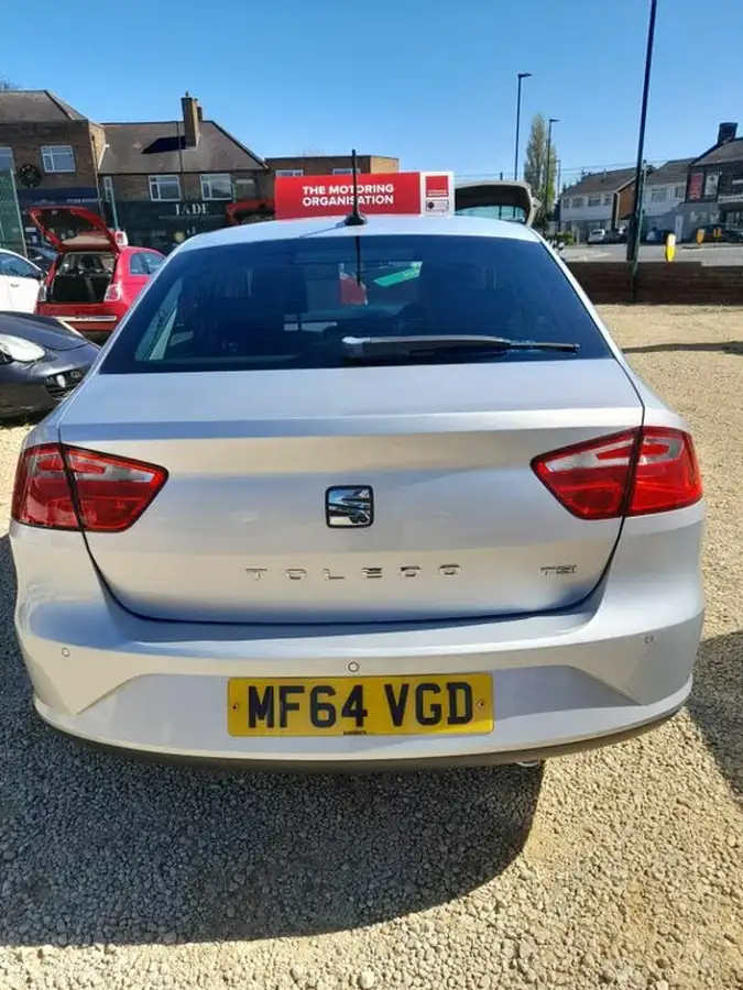 2014-seat-toledo-12-i-tech-big-4