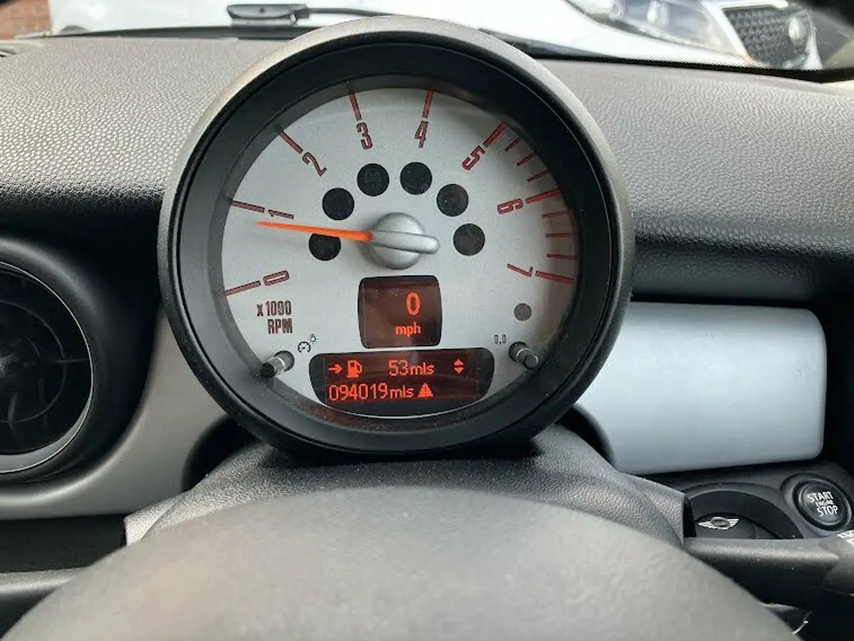 2013-mini-clubman-16td-one-d-big-15