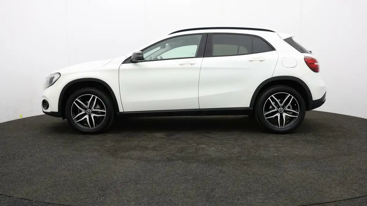 2019-mercedes-benz-gla-class-16-gla-180-urban-edition-7g-dct-big-62