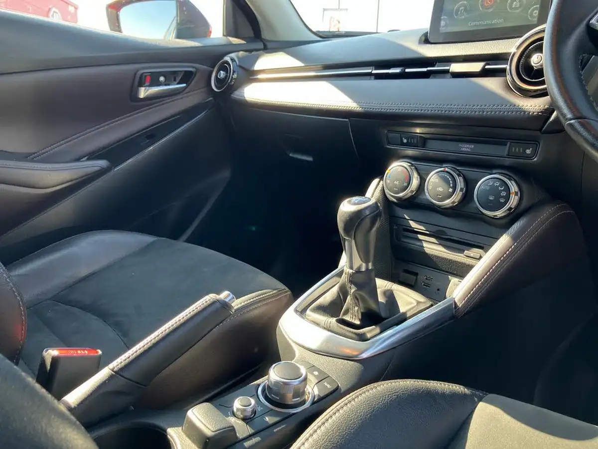 2019-mazda-mazda2-15-gt-sport-nav-115ps-big-16