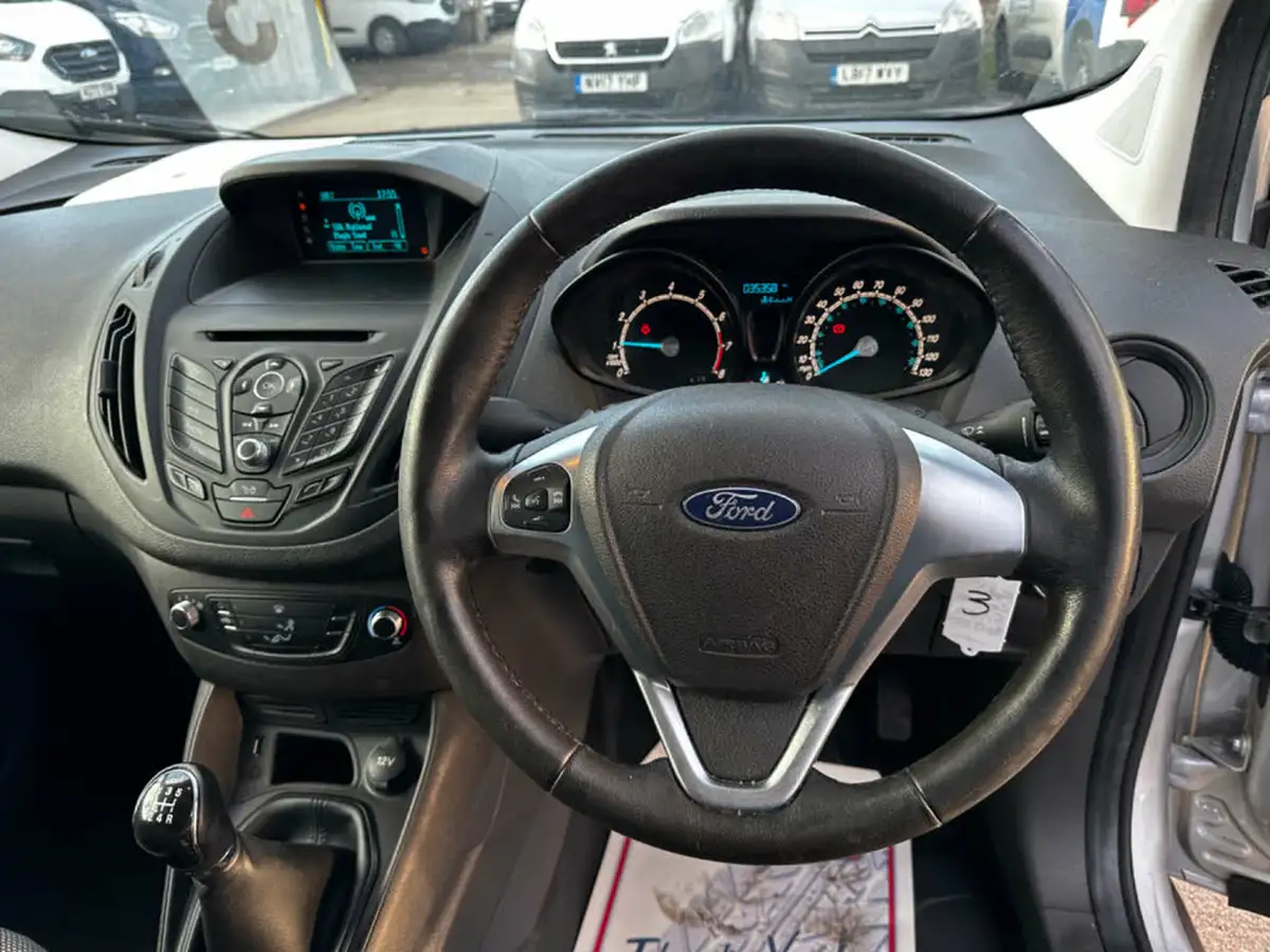 2017-ford-transit-courier-10-ecoboost-panel-big-14