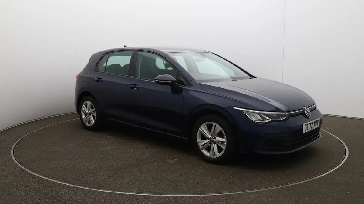 2022-volkswagen-golf-15-tsi-life-130ps-hatchback-big-1