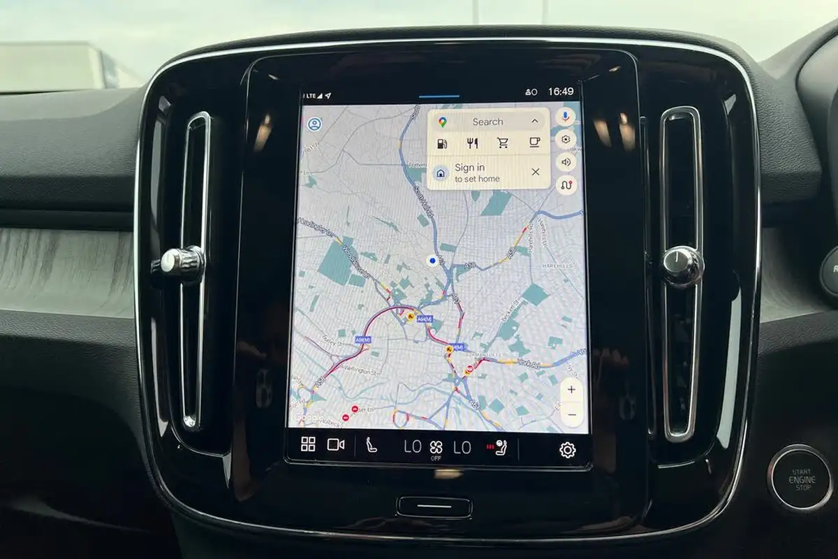 2024-volvo-xc40-20-b3-ultra-bright-big-14