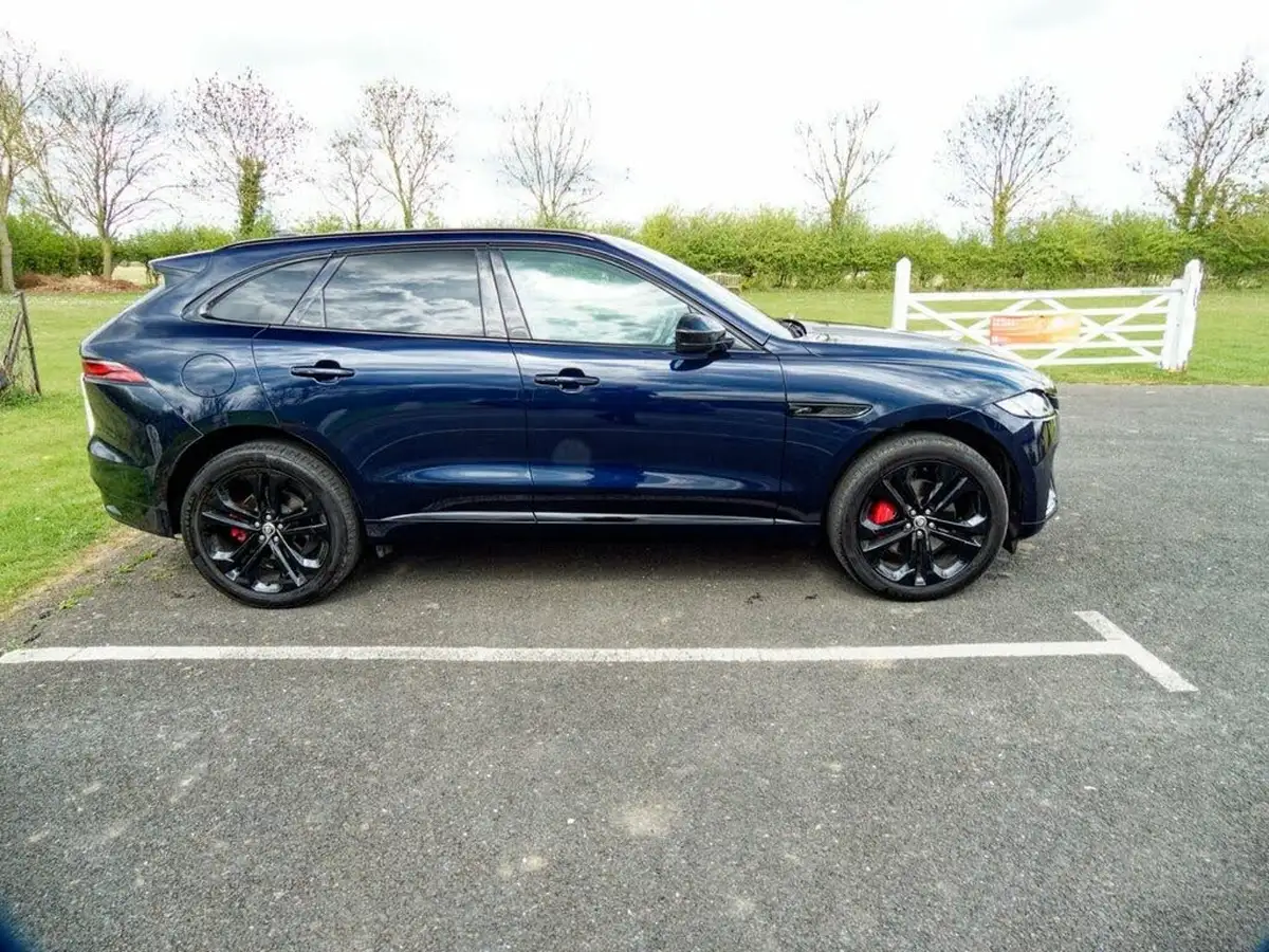 2024-jaguar-f-pace-20-d200-r-dynamic-hse-black-big-22