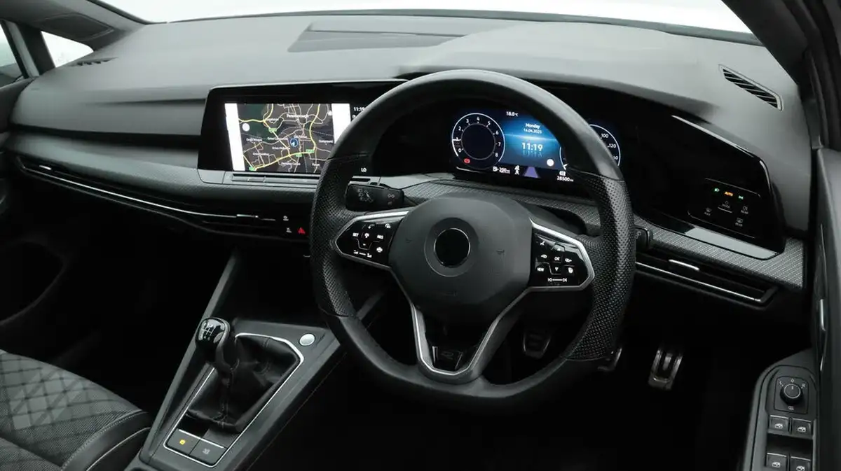 2022-volkswagen-golf-15-tsi-r-line-150ps-hatchback-big-9
