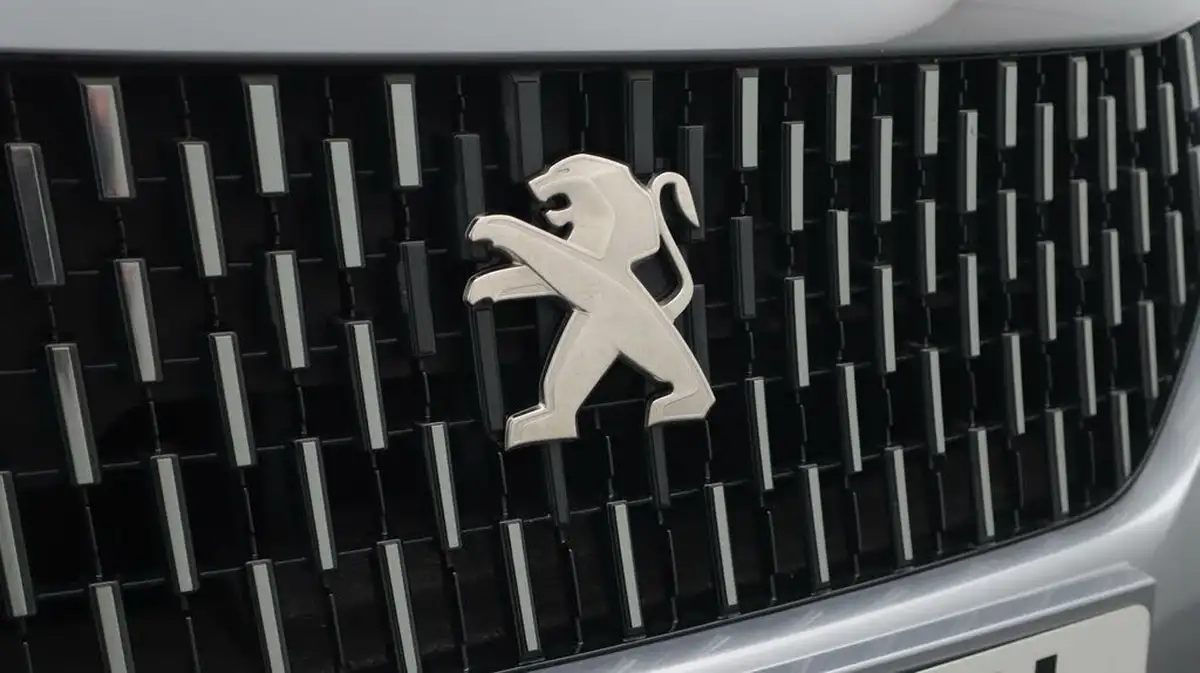 2022-peugeot-2008-suv-12-puretech-gt-big-20