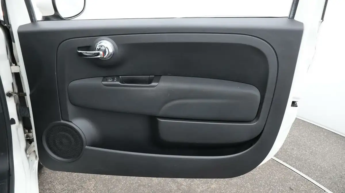 2020-fiat-500-10-lounge-big-15