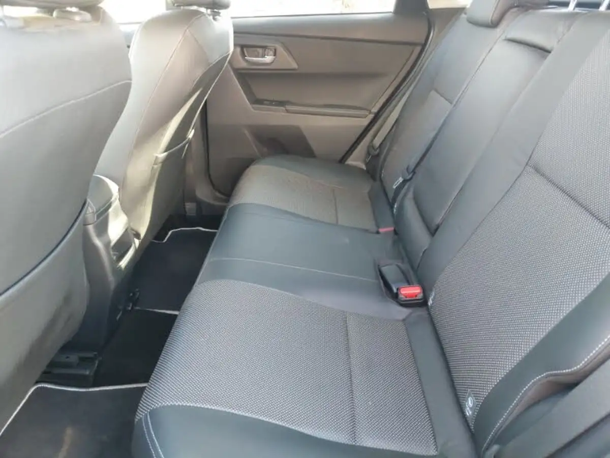 2018-toyota-auris-18-vvt-i-hsd-excel-estate-big-5