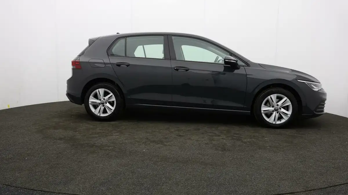 2021-volkswagen-golf-20tdi-life-hatchback-big-32