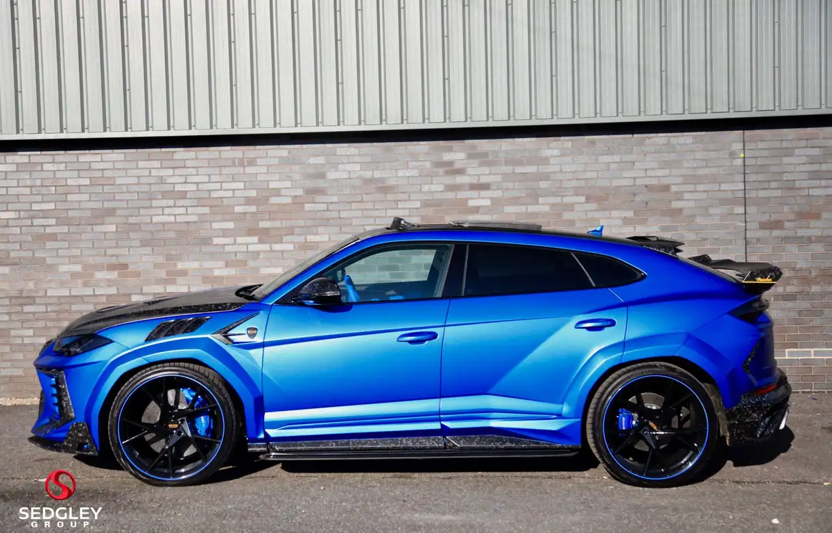 2022-lamborghini-urus-40-no-trim-big-3