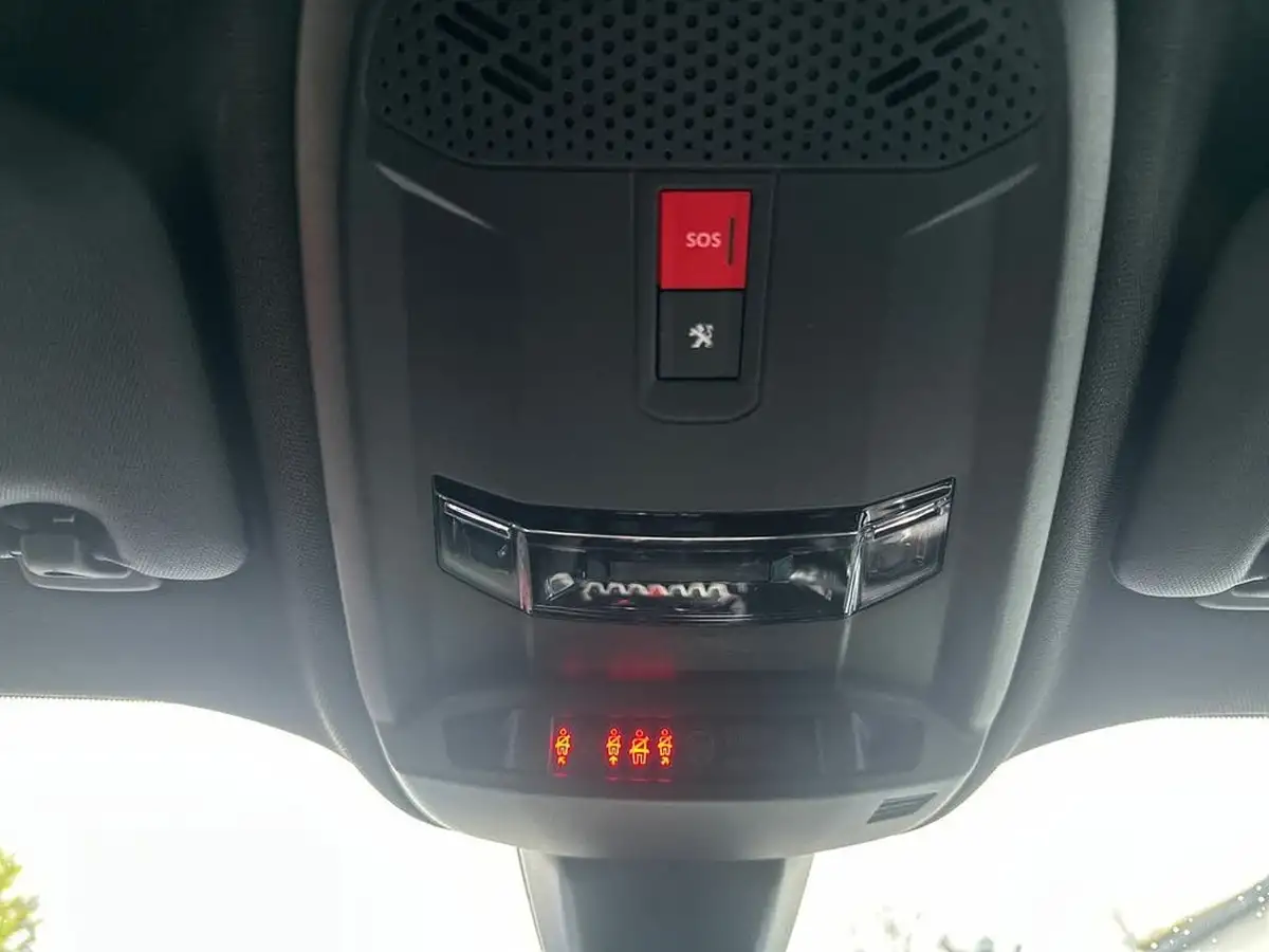 2021-peugeot-2008-suv-12-puretech-gt-premium-130bhp-eat8-big-28