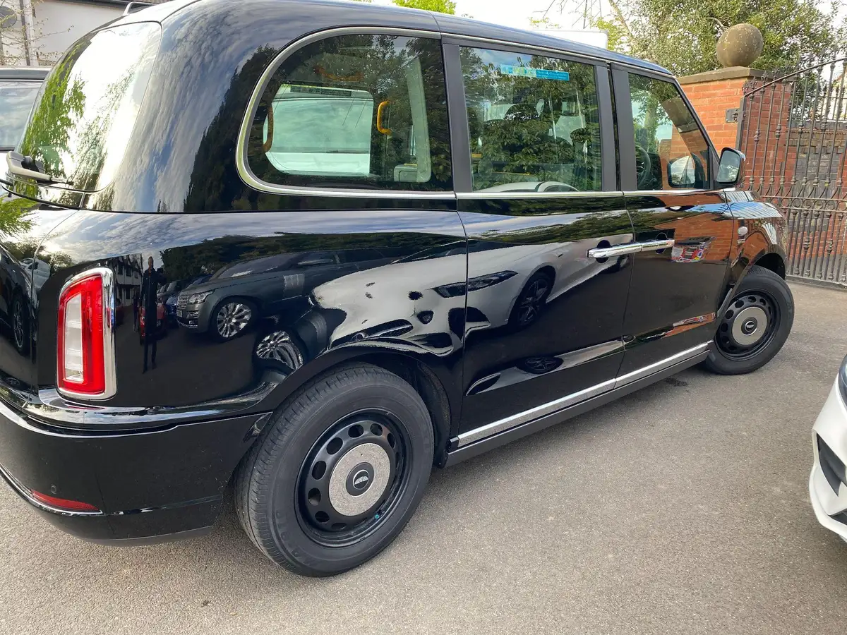 2023-levc-tx-15-vista-taxi-big-7