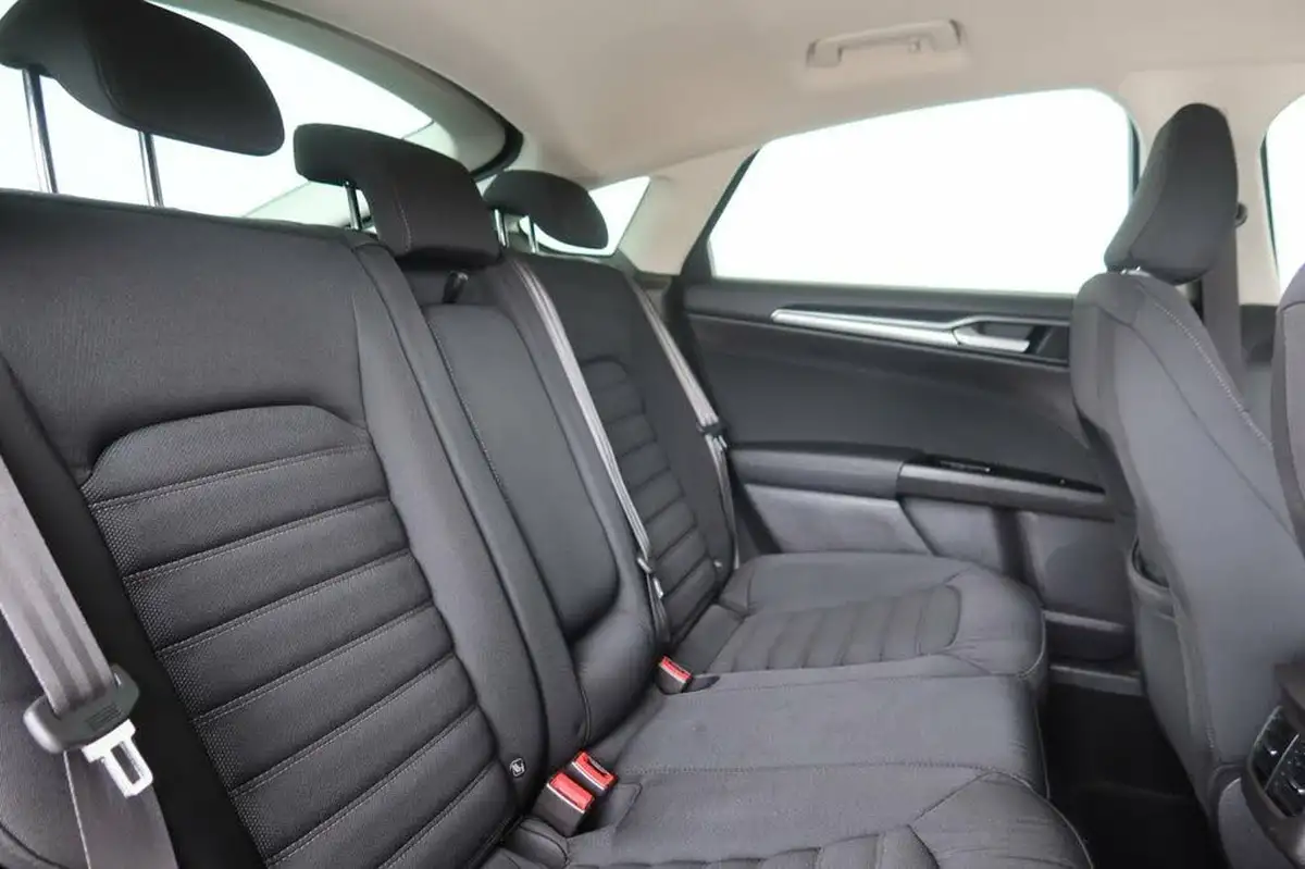 2019-ford-mondeo-20tdci-zetec-edition-ecoblue-ss-hatchback-big-10
