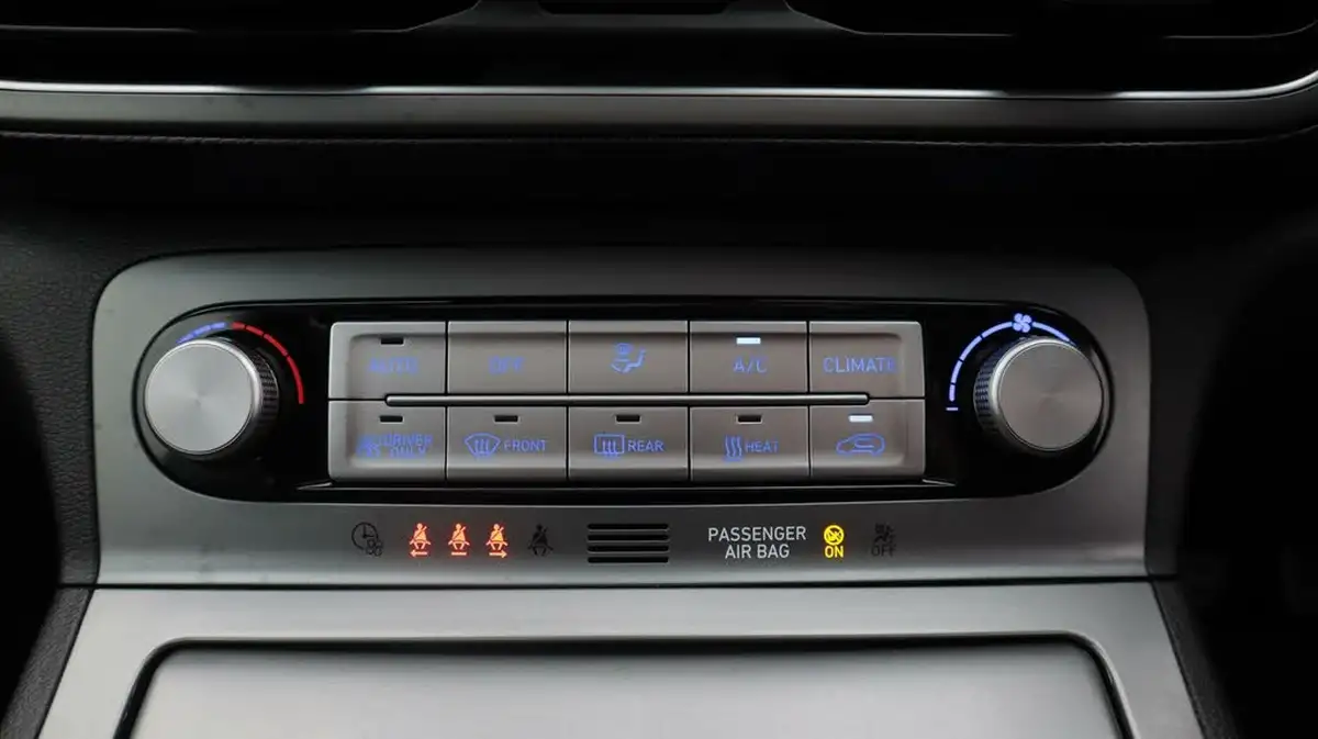 2021-hyundai-kona-e-ultimate-big-11