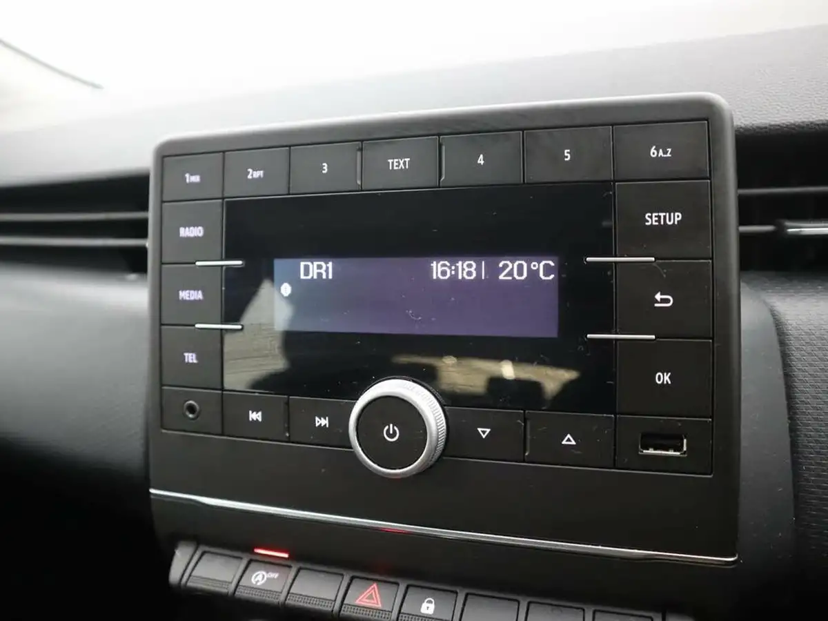 2020-renault-clio-10-sce-play-75bhp-big-12