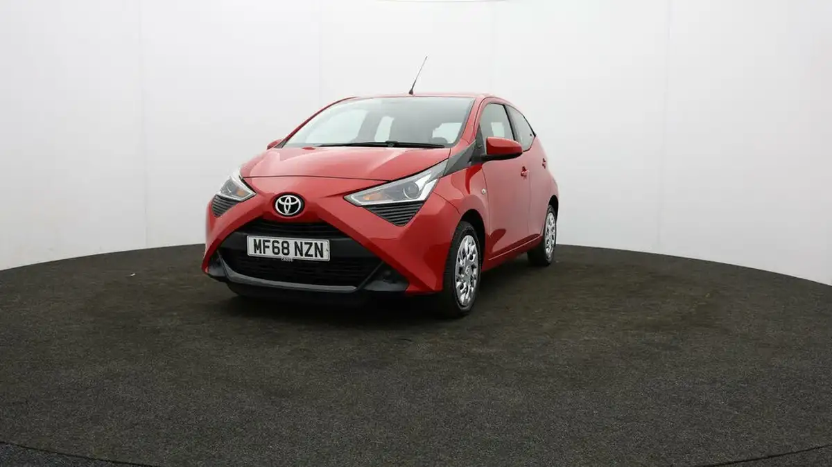 2018-toyota-aygo-10-vvt-i-x-play-71bhp-5d-big-51