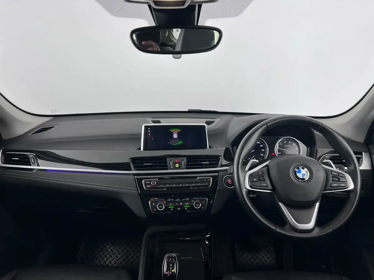 2020-bmw-x1-20-sdrive-20i-xline-big-16