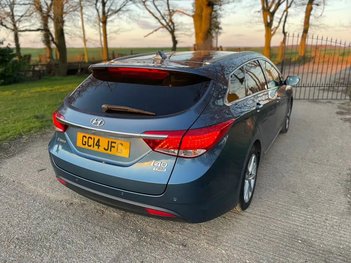 2014-hyundai-i40-17td-style-136ps-estate-5d-auto-big-11