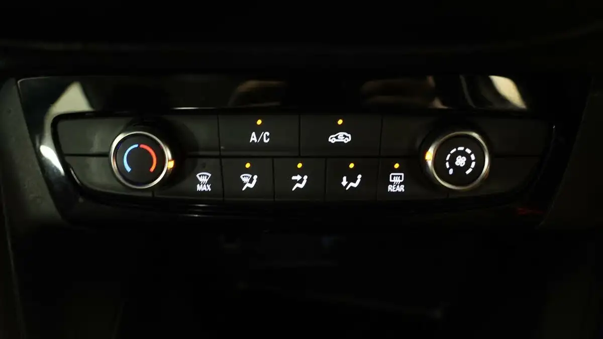 2023-vauxhall-corsa-12-turbo-design-big-11