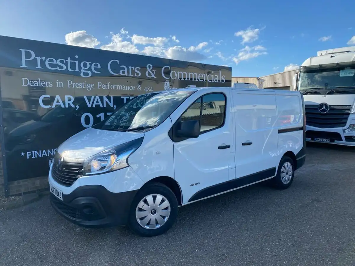 2017-renault-trafic-16dci-sl27-120-business-e6-panel-big-52