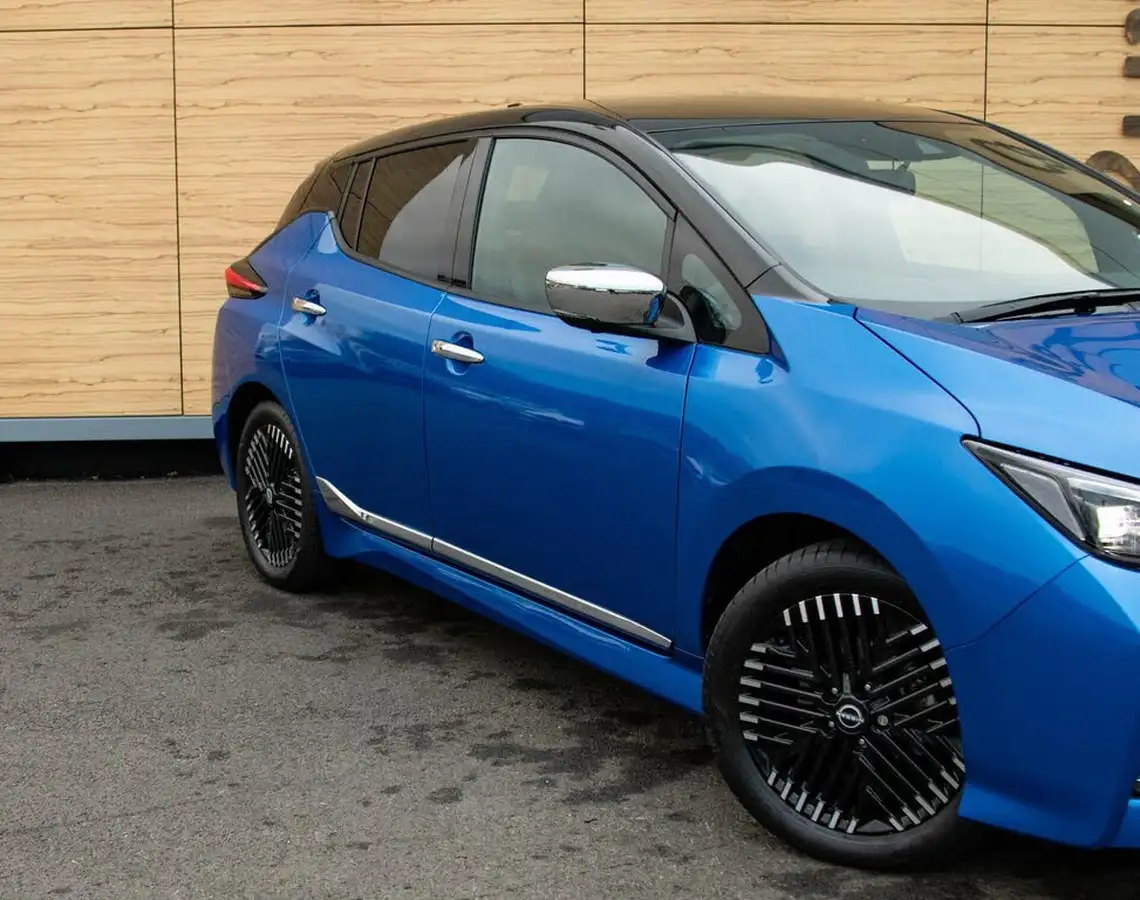 2023-nissan-leaf-e-tekna-39kwh-big-8