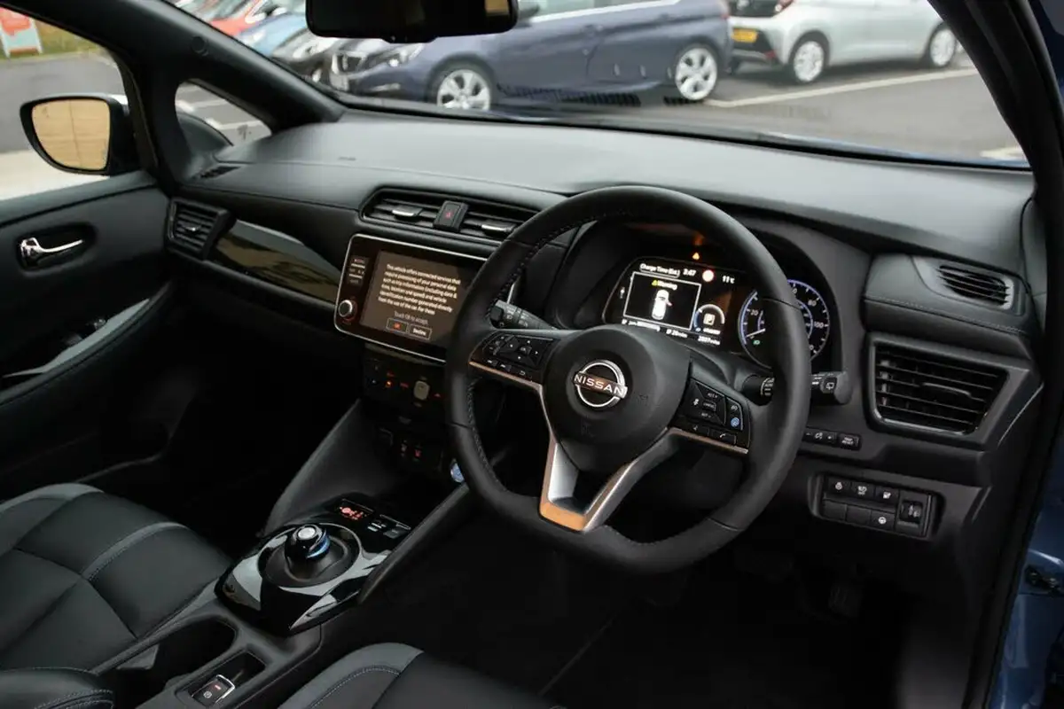 2023-nissan-leaf-e-tekna-39kwh-big-4