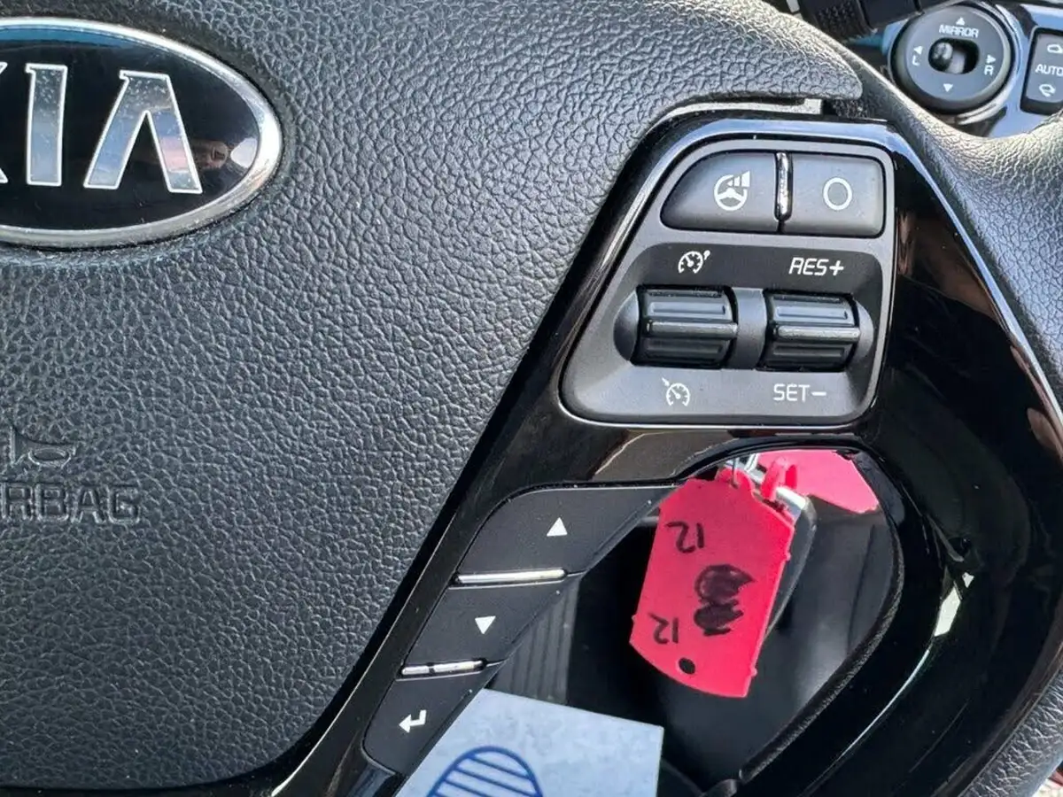 2014-kia-ceed-16-3-gdi-16v-dct-big-24
