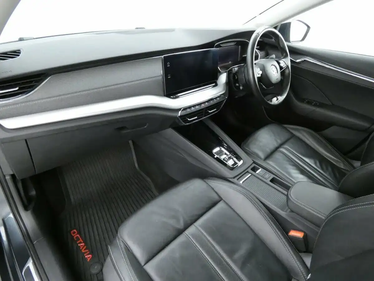 2021-skoda-octavia-big-20