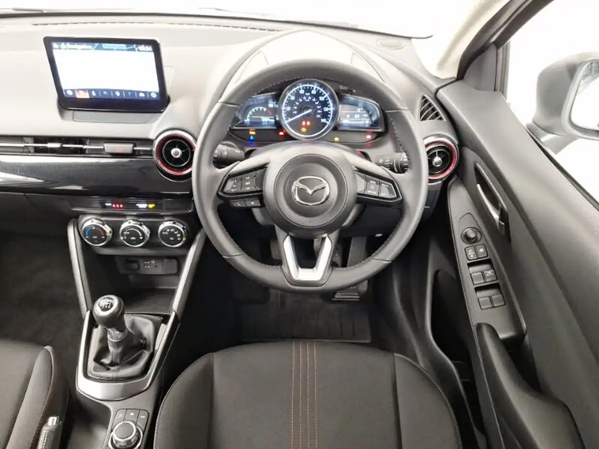 2024-mazda-mazda2-15-e-skyactiv-g-homura-big-6