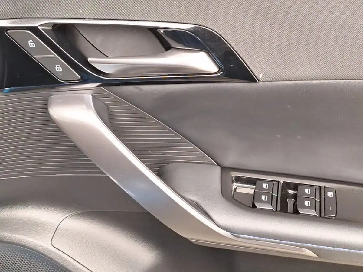 2023-mg-mg4-e-trophy-ev-203ps-long-big-13