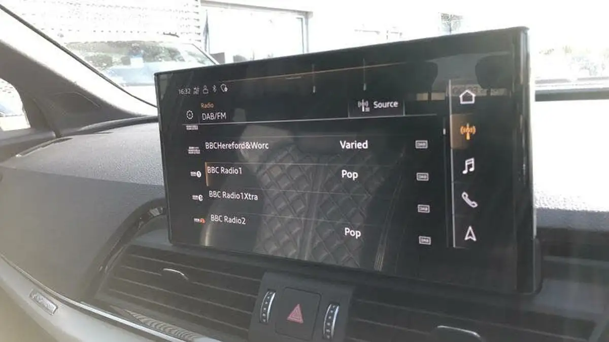 2021-audi-q5-20-55-tfsi-e-competition-station-wagon-big-32
