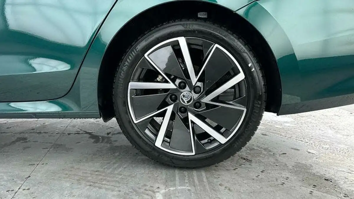 2025-skoda-octavia-15-tsi-e-tec-sportline-hatchback-big-33