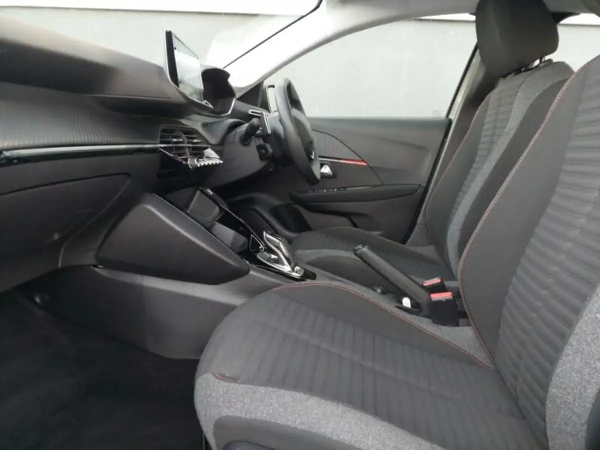 2021-peugeot-208-12-puretech-active-premium-100bhp-eat8-big-4