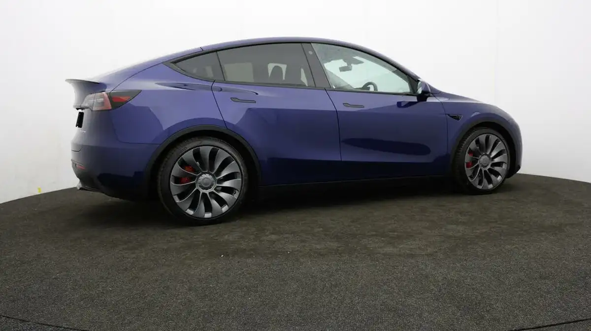 2022-tesla-model-y-e-performance-big-30