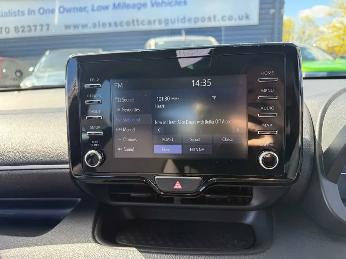 2022-toyota-yaris-15-vvt-i-icon-big-37