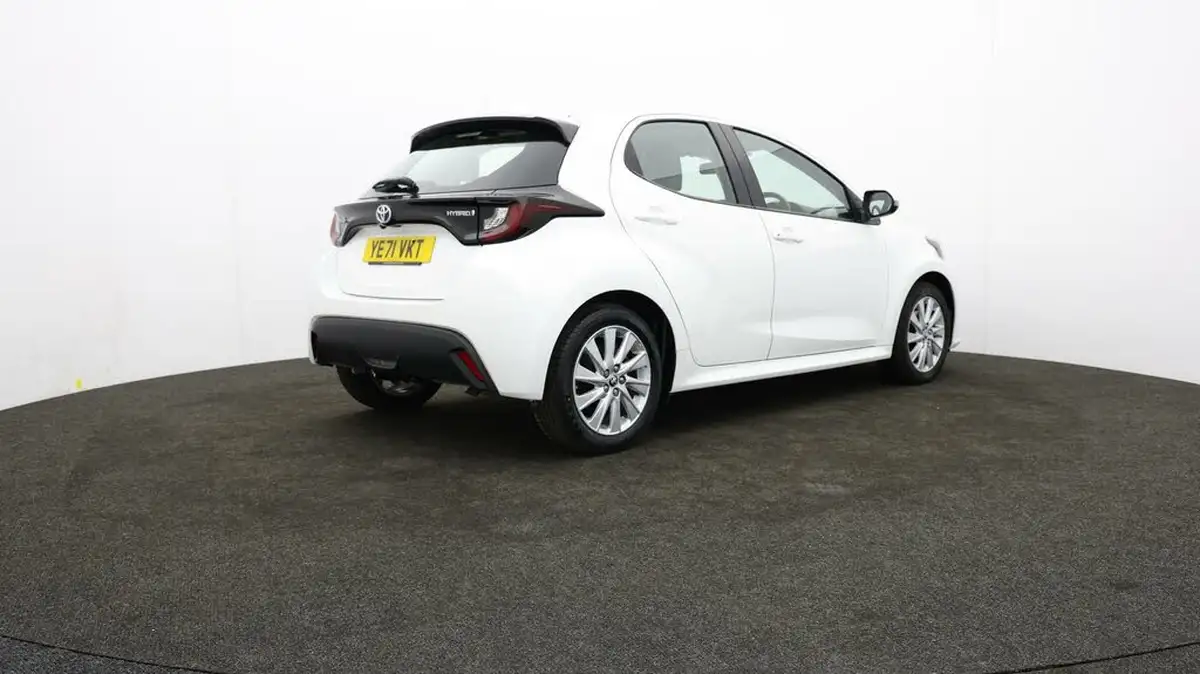 2022-toyota-yaris-15-vvt-i-icon-big-25