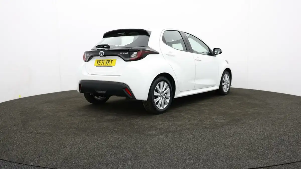 2022-toyota-yaris-15-vvt-i-icon-big-77