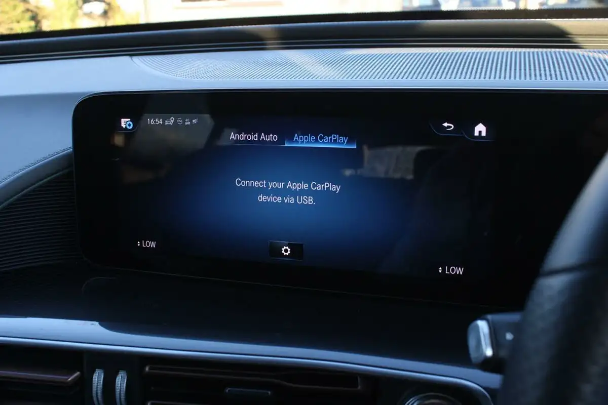 2021-mercedes-benz-eqc-e-eqc-400-amg-line-big-7