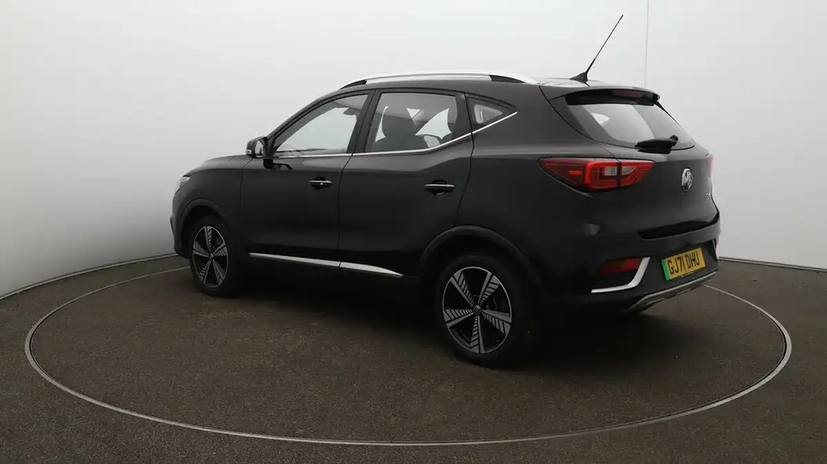 2021-mg-zs-suv-e-exclusive-ev-big-5