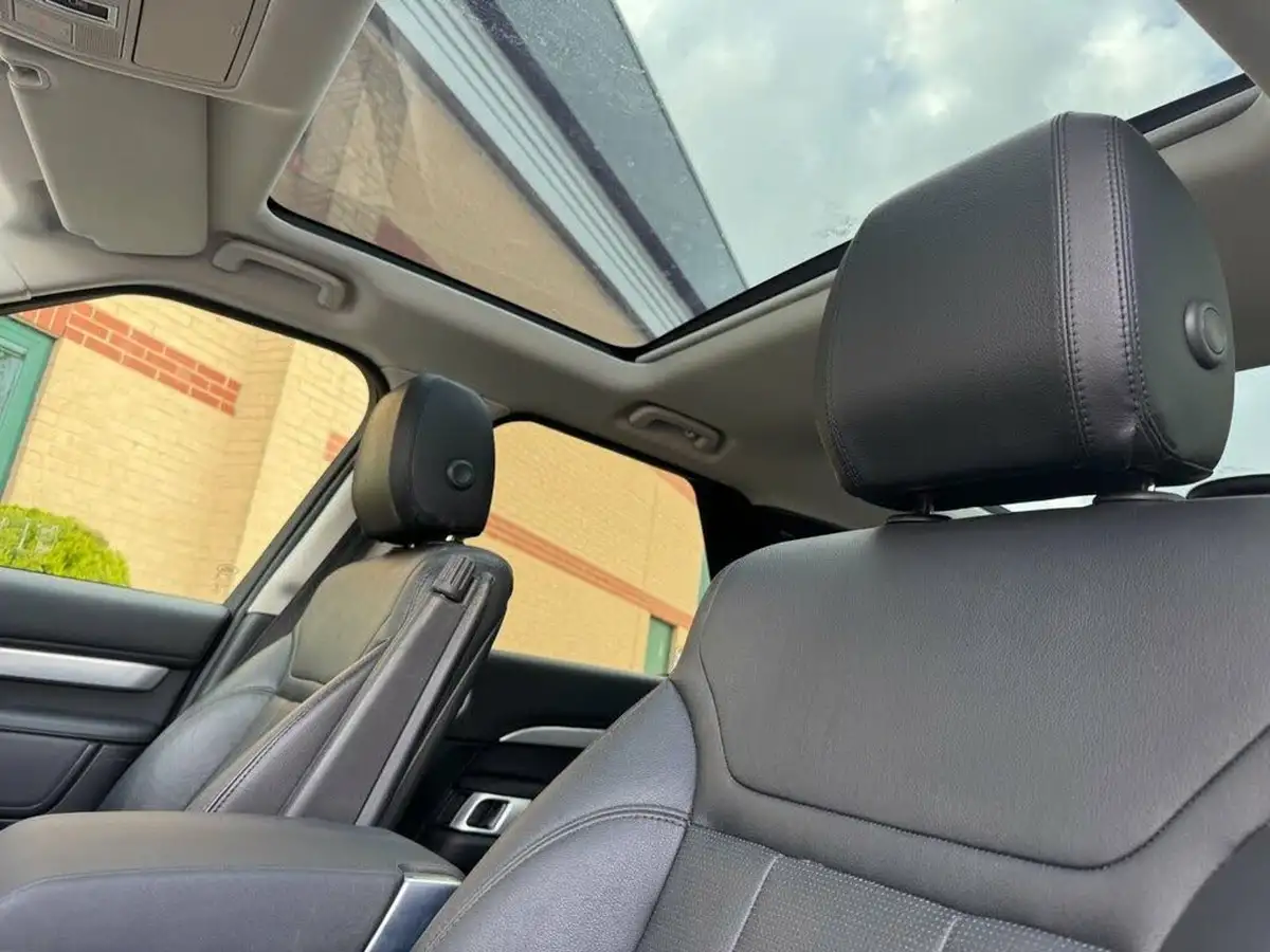 2020-land-rover-discovery-30-sd6-landmark-big-38