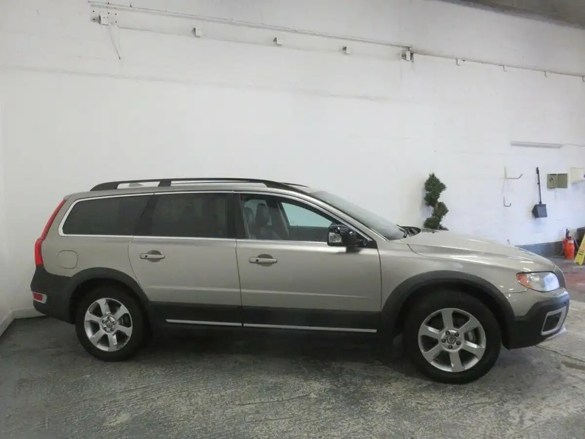 2008-volvo-xc70-24td-d5-se-lux-geartronic-big-2
