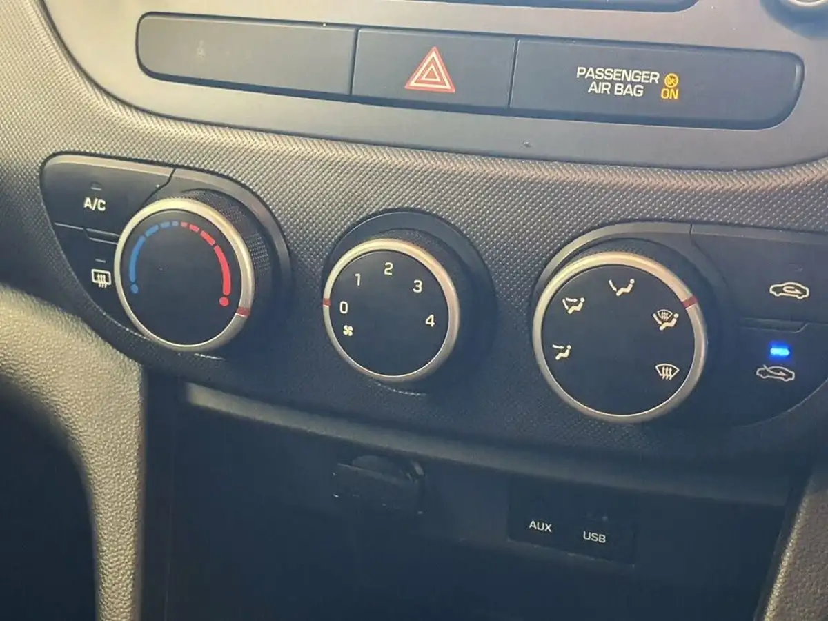 2018-hyundai-i10-12-se-big-42