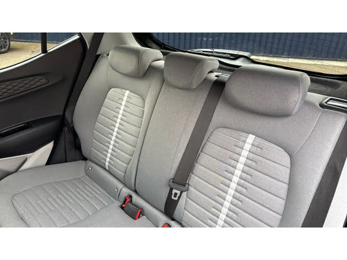 2020-hyundai-i10-10-premium-auto-big-15
