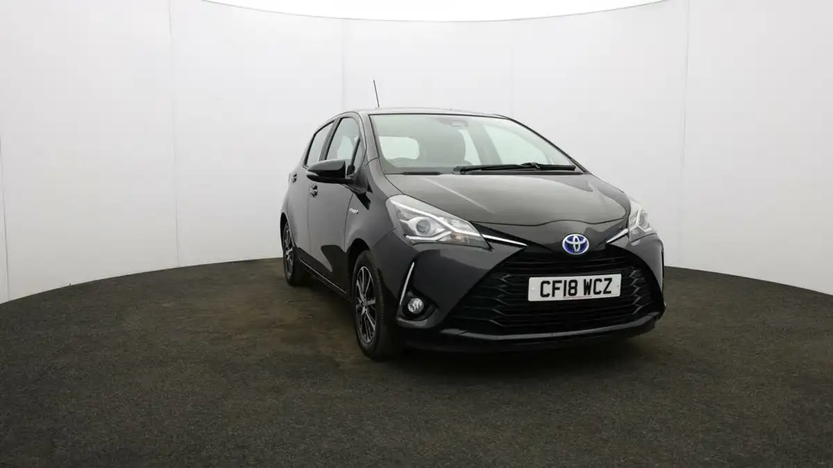 2018-toyota-yaris-15-vvt-i-icon-tech-98bhp-hybrid-1497cc-e-cvt-big-36