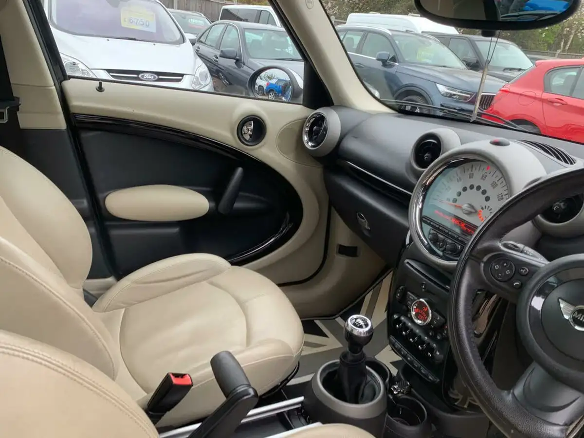 2011-mini-countryman-16-cooper-s-190bhp-all4-big-18